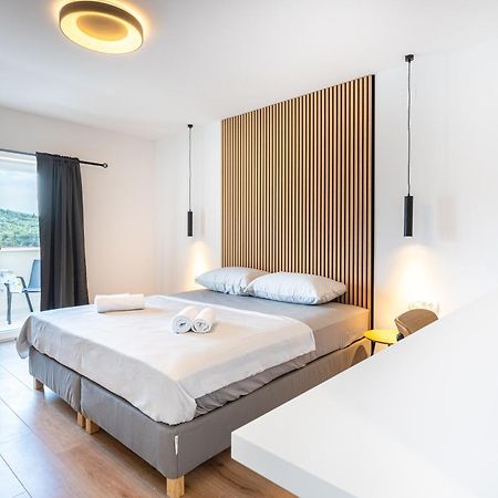 Apartments & Rooms Klemenc Крес Екстериор снимка