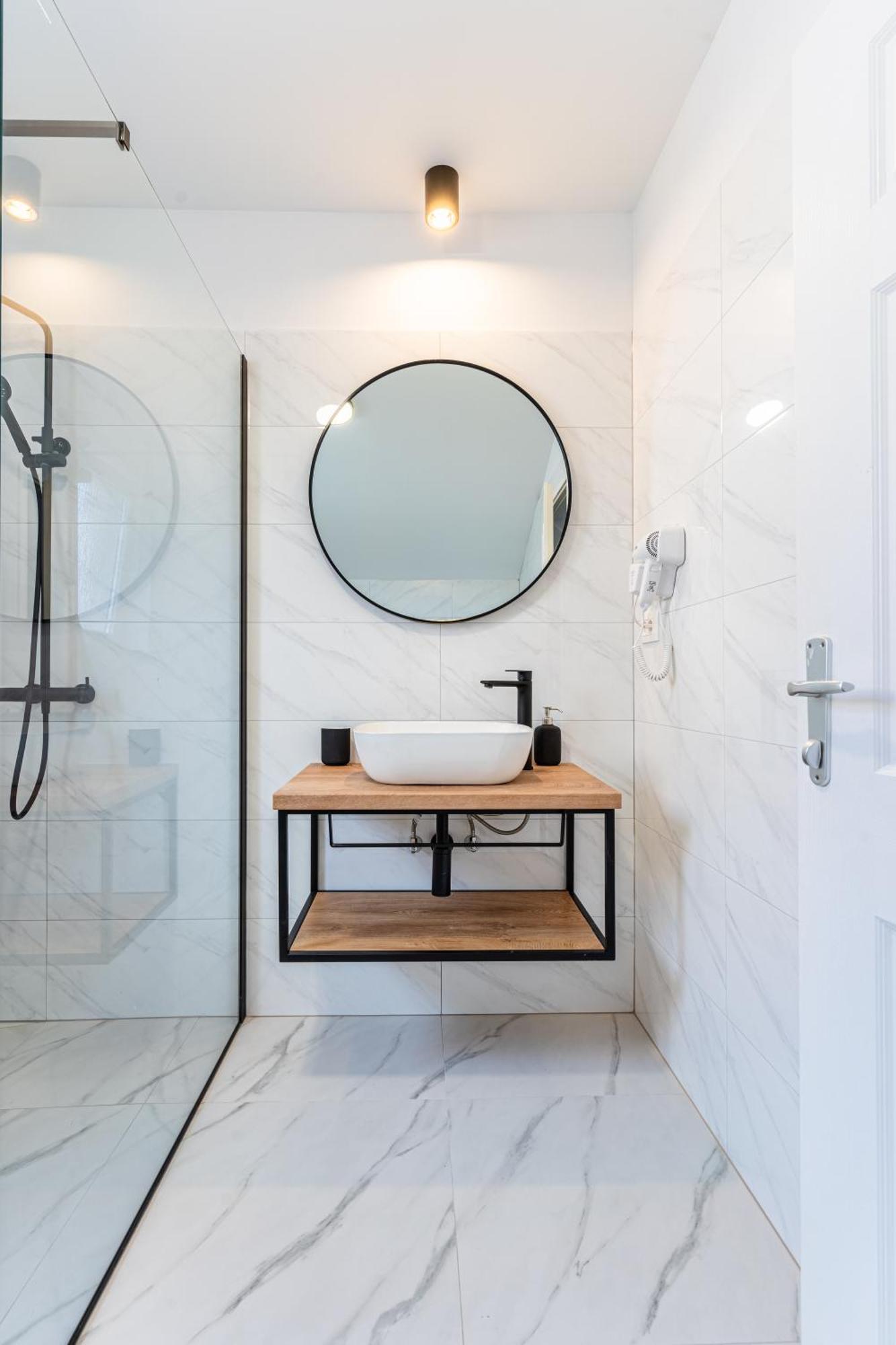 Apartments & Rooms Klemenc Крес Екстериор снимка