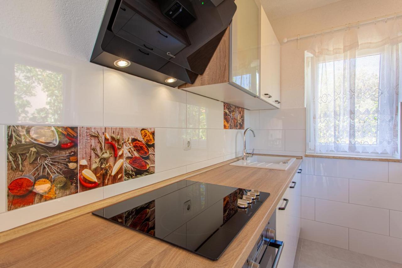 Apartments & Rooms Klemenc Крес Екстериор снимка